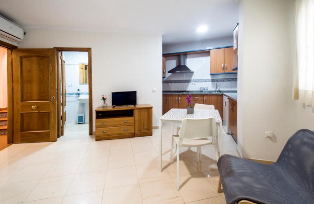 Apartamentos Amat - Only Adult - Playa El Bajondillo Торремолинос Экстерьер фото