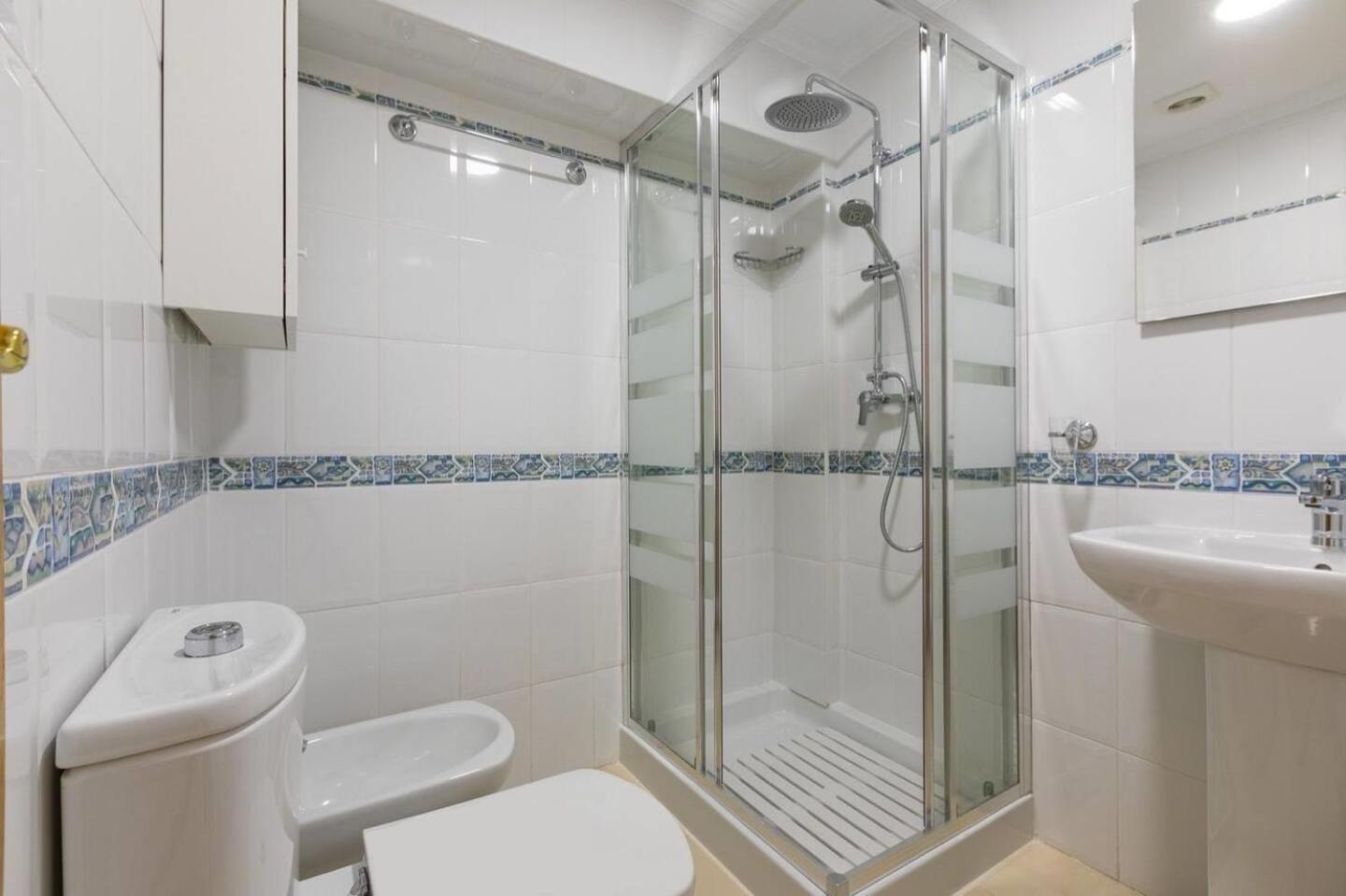 Apartamentos Amat - Only Adult - Playa El Bajondillo Торремолинос Экстерьер фото
