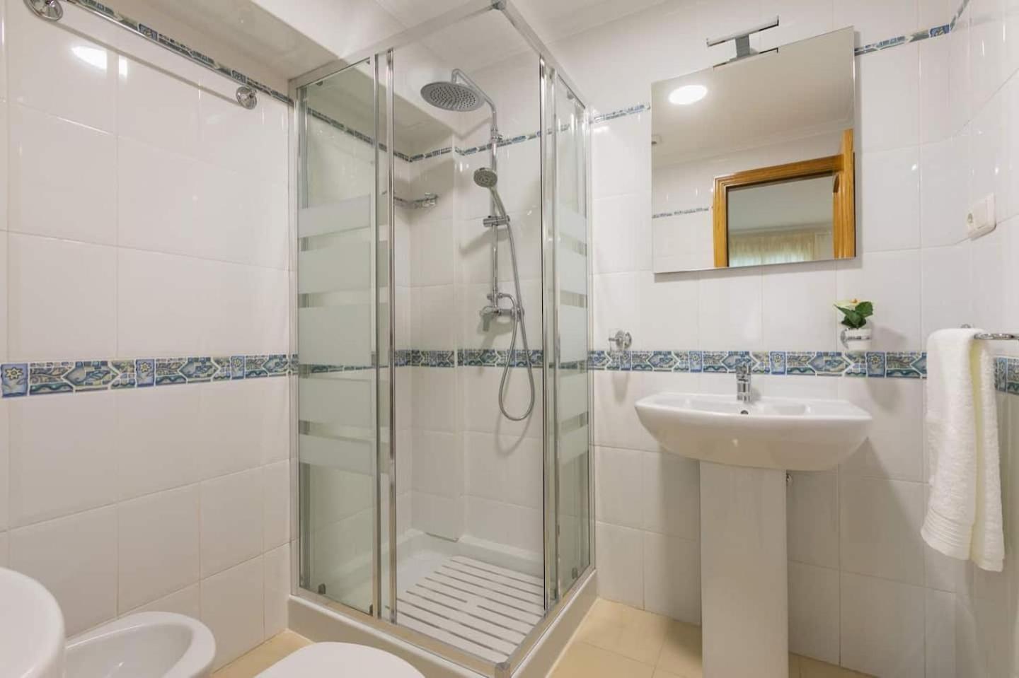 Apartamentos Amat - Only Adult - Playa El Bajondillo Торремолинос Экстерьер фото